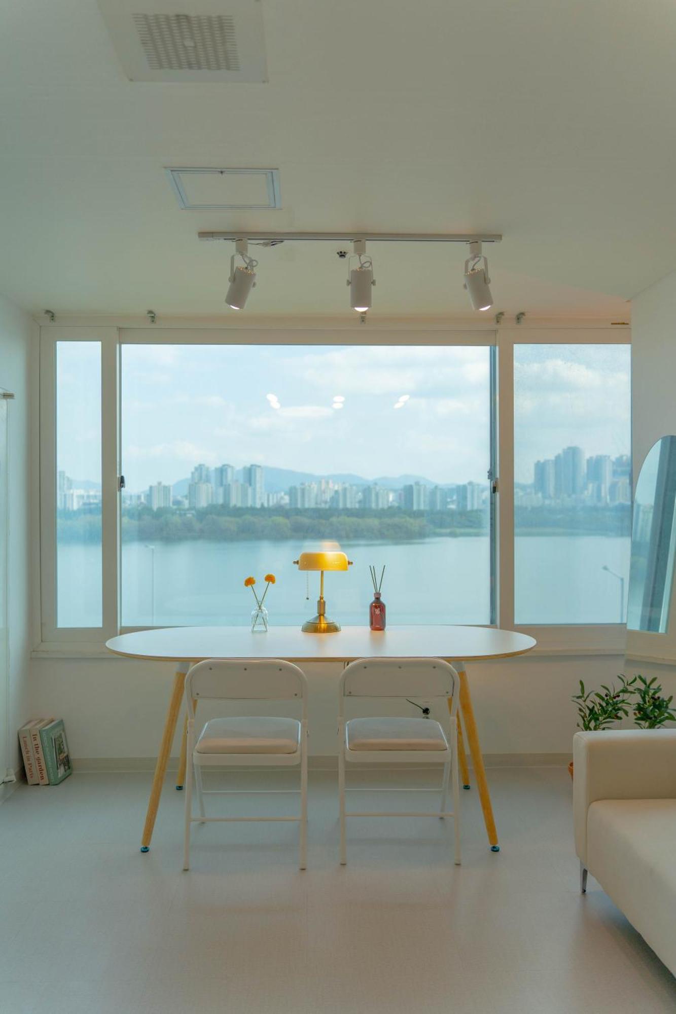 Apartment Yunseul - River View, Achasan, Walkerhill, Yes24 Hall Seoul