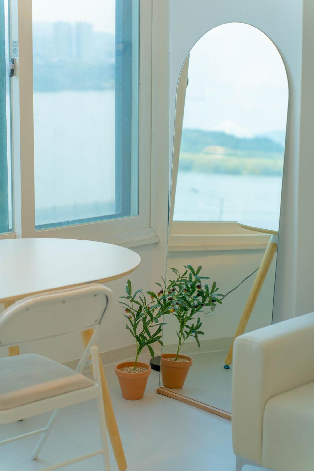 Apartment Yunseul - River View, Achasan, Walkerhill, Yes24 Hall
